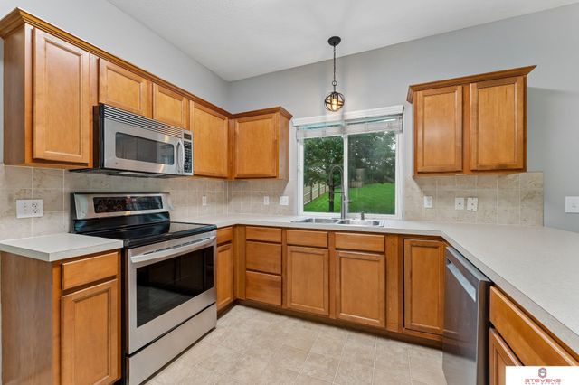 6516 N 148th Street, Omaha, NE 68116