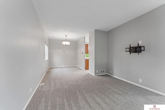 6516 N 148th Street, Omaha, NE 68116