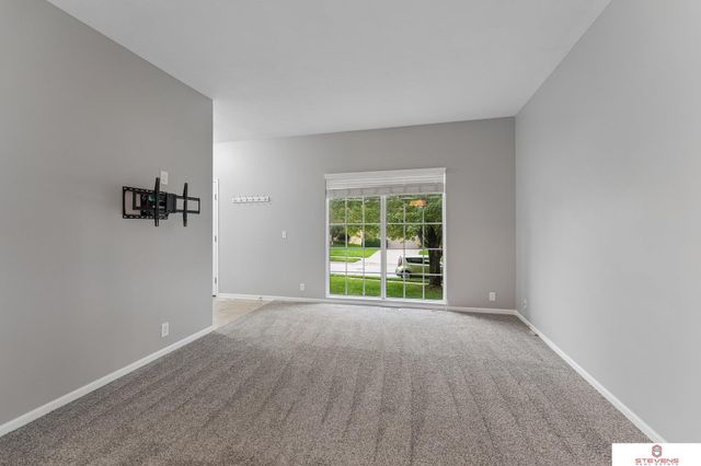 6516 N 148th Street, Omaha, NE 68116