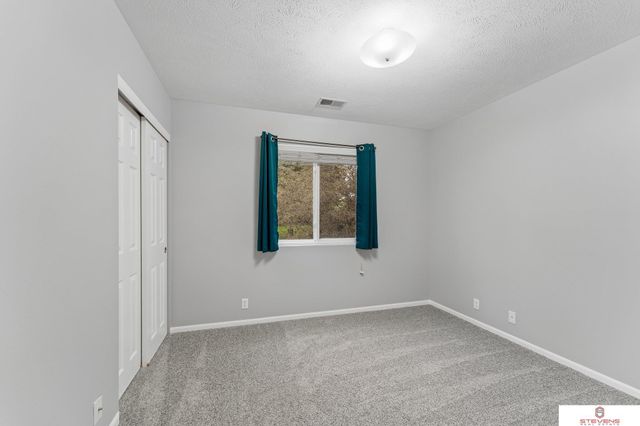 6516 N 148th Street, Omaha, NE 68116