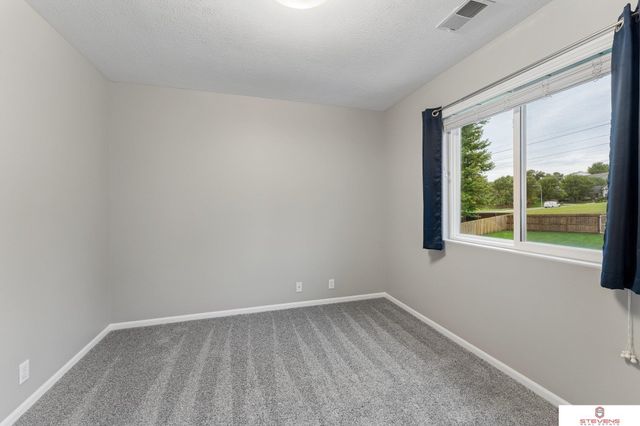 6516 N 148th Street, Omaha, NE 68116
