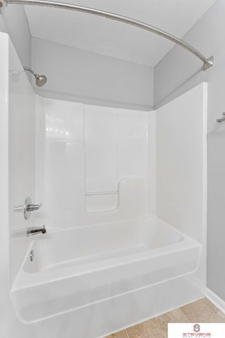 6516 N 148th Street, Omaha, NE 68116