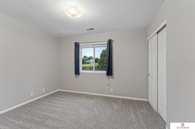 6516 N 148th Street, Omaha, NE 68116