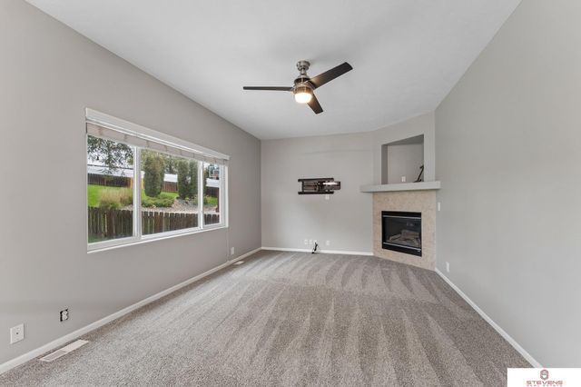 6516 N 148th Street, Omaha, NE 68116