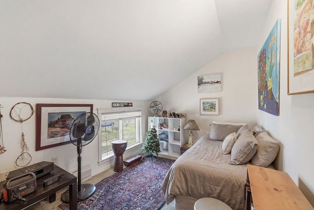 128 West St, Hadley, MA 01035