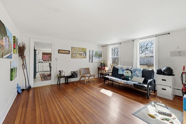 128 West St, Hadley, MA 01035