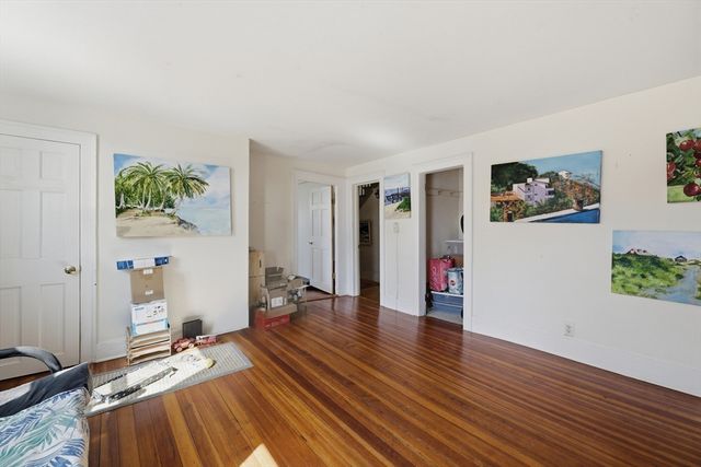 128 West St, Hadley, MA 01035