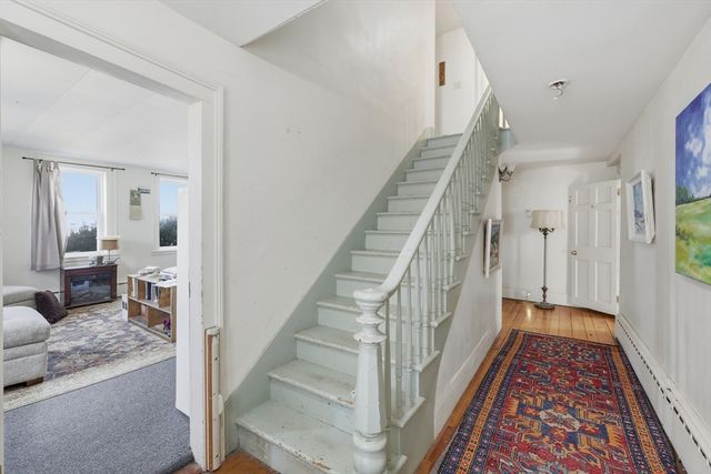 128 West St, Hadley, MA 01035