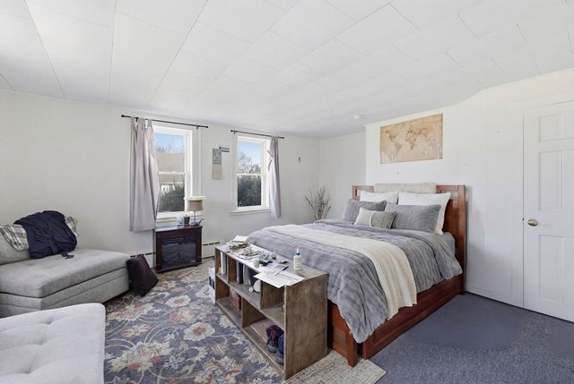 128 West St, Hadley, MA 01035