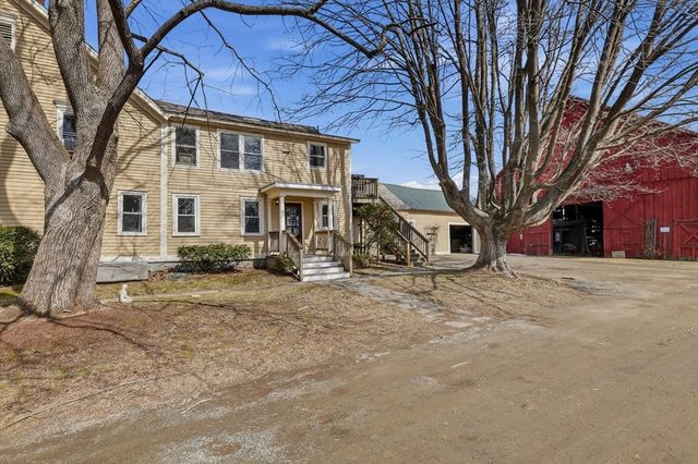 128 West St, Hadley, MA 01035