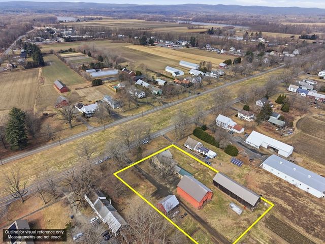 128 West St, Hadley, MA 01035