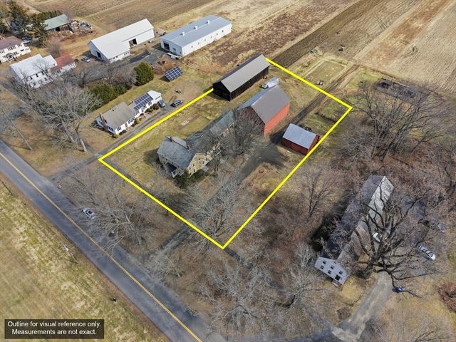 128 West St, Hadley, MA 01035