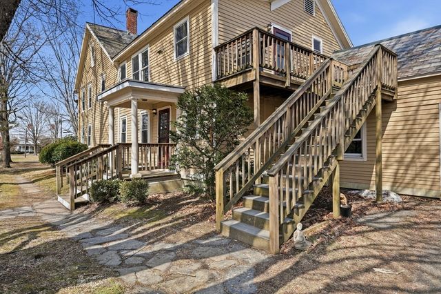 128 West St, Hadley, MA 01035