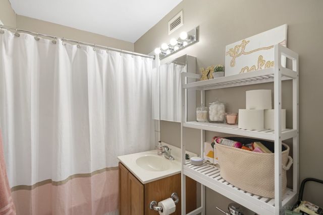 345 E Eastgate Place 306, Chicago, IL 60616