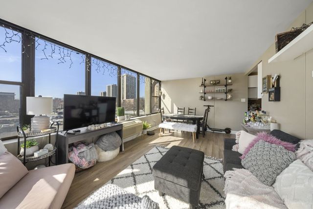 345 E Eastgate Place 306, Chicago, IL 60616