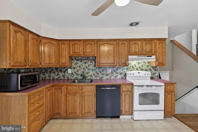 1202 PINEFIELD RD, Newark, DE 19713