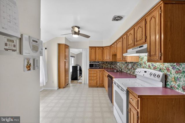 1202 PINEFIELD RD, Newark, DE 19713