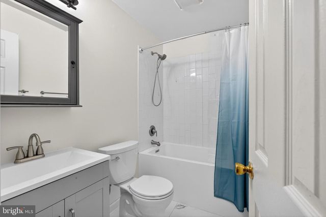 1202 PINEFIELD RD, Newark, DE 19713