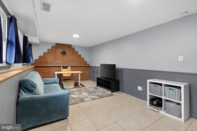 1202 PINEFIELD RD, Newark, DE 19713