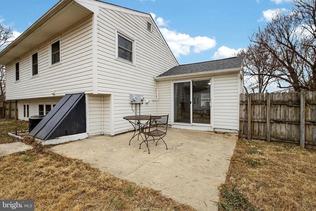 1202 PINEFIELD RD, Newark, DE 19713