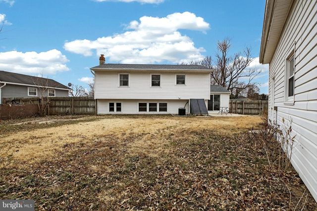 1202 PINEFIELD RD, Newark, DE 19713