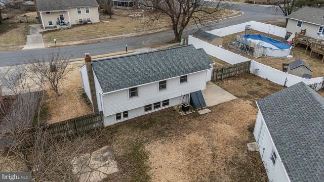 1202 PINEFIELD RD, Newark, DE 19713