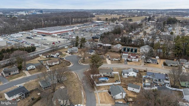 1202 PINEFIELD RD, Newark, DE 19713