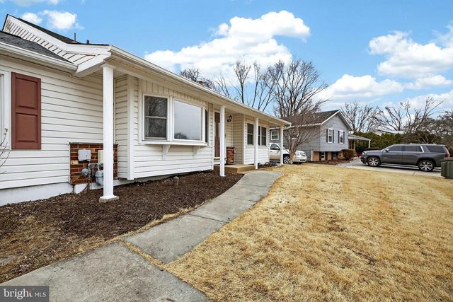 1202 PINEFIELD RD, Newark, DE 19713