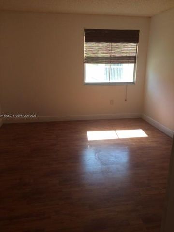 4668 NW 97th Ct 100, Doral, FL 33178