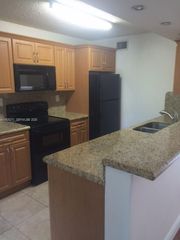 4668 NW 97th Ct 100, Doral, FL 33178
