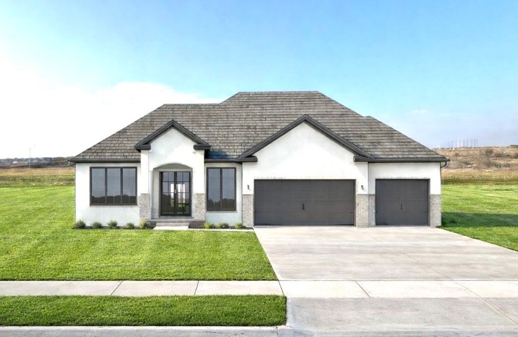 8351 Edgewood Court, West Des Moines, IA 50266