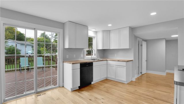 32 Yorktown Drive, Greece, NY 14616