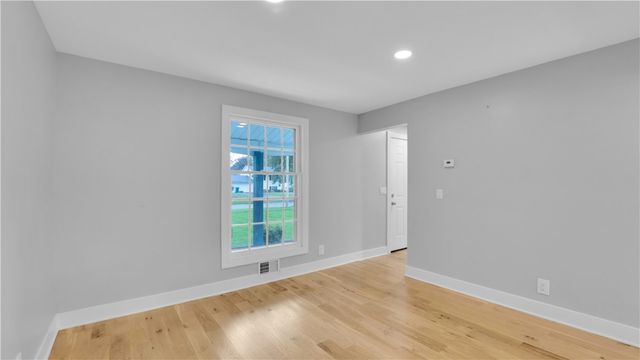 32 Yorktown Drive, Greece, NY 14616