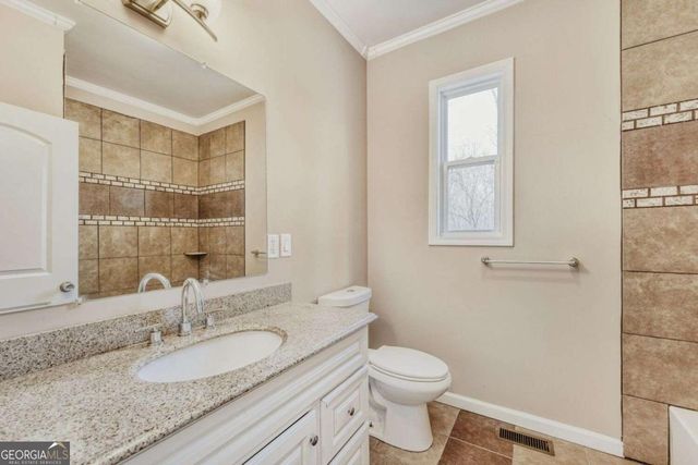 707 Inland Way NW, Lilburn, GA 30047