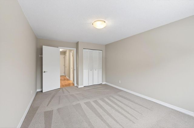 2727 W 43rd Street 201, Minneapolis, MN 55410