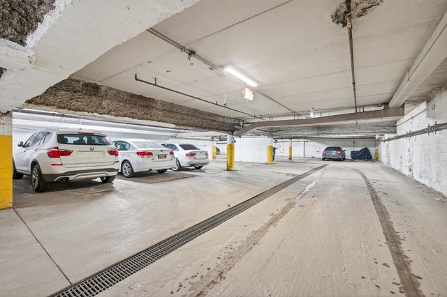 2727 W 43rd Street 201, Minneapolis, MN 55410