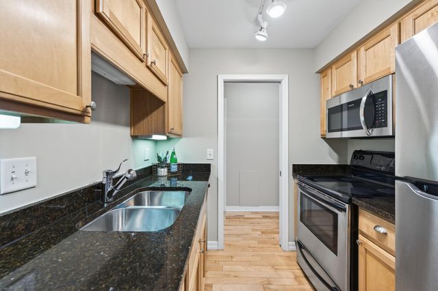 2727 W 43rd Street 201, Minneapolis, MN 55410