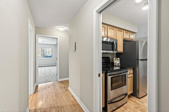 2727 W 43rd Street 201, Minneapolis, MN 55410