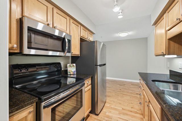 2727 W 43rd Street 201, Minneapolis, MN 55410