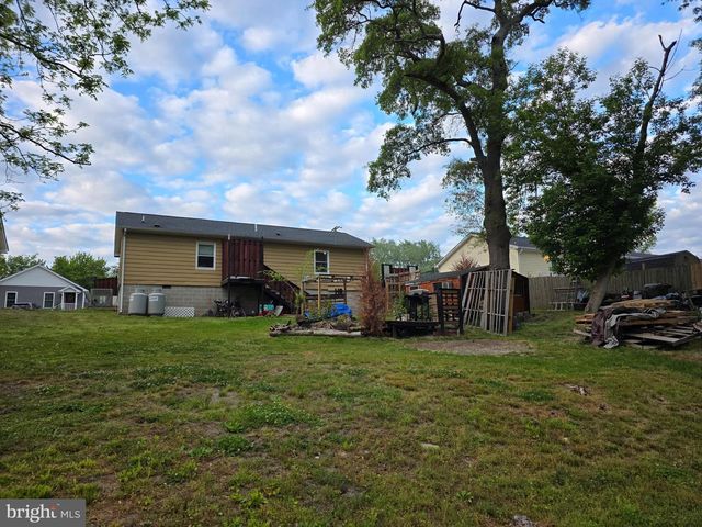 611 W 8TH ST, Laurel, DE 19956