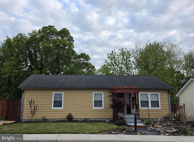 611 W 8TH ST, Laurel, DE 19956