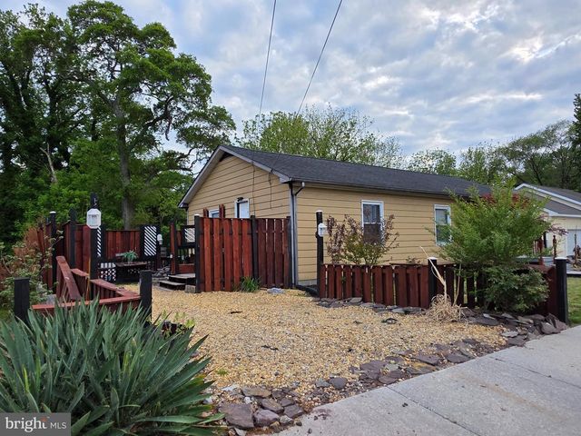 611 W 8TH ST, Laurel, DE 19956
