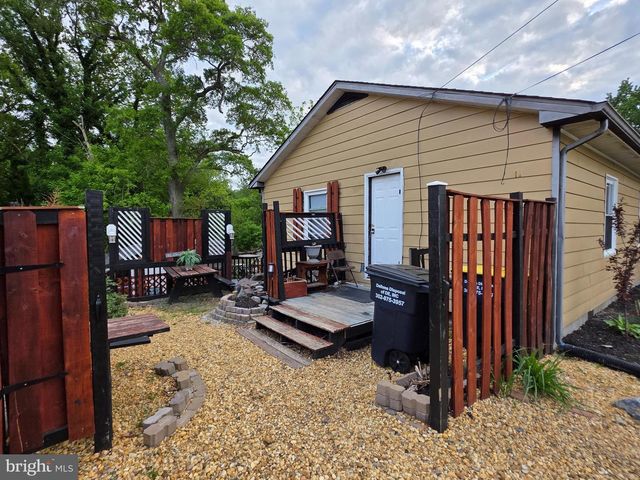 611 W 8TH ST, Laurel, DE 19956