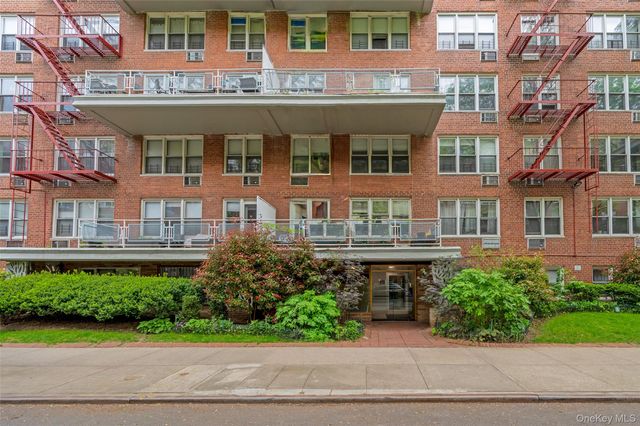 415 Argyle Road 4W, Brooklyn, NY 11218