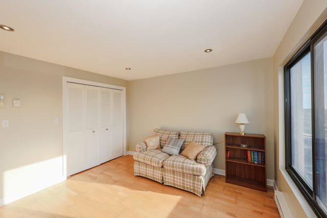 55 River Rd Apt 9F, Manchester, NH 03104