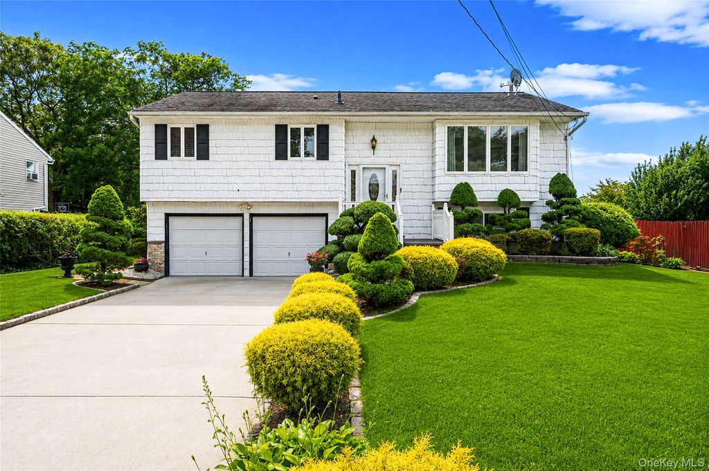 34 Ruland Road, Selden, NY 11784
