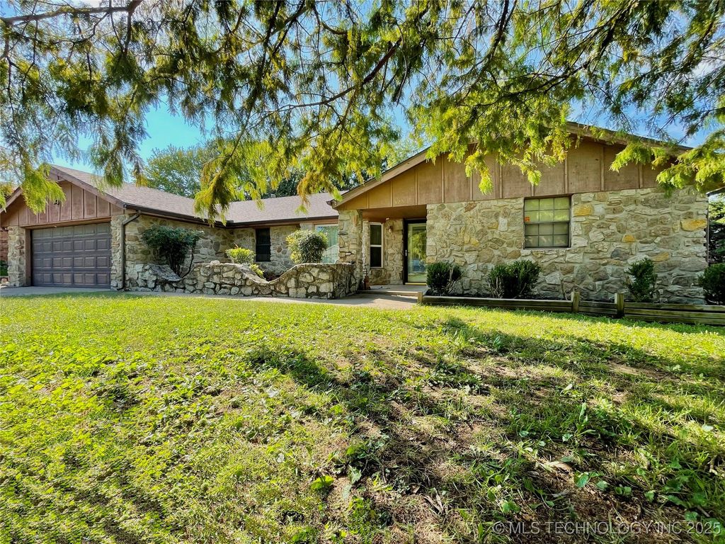 325 Turkey Creek Road, Bartlesville, OK 74006