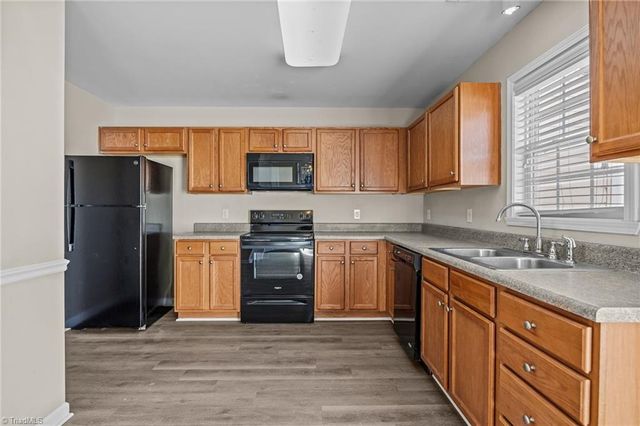 4028 Tarrant Trace Circle, High Point, NC 27265