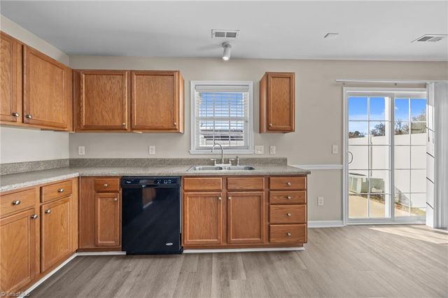 4028 Tarrant Trace Circle, High Point, NC 27265