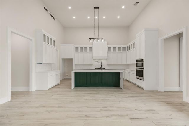 2044 Pebble Bend Drive, College Station, TX 77845